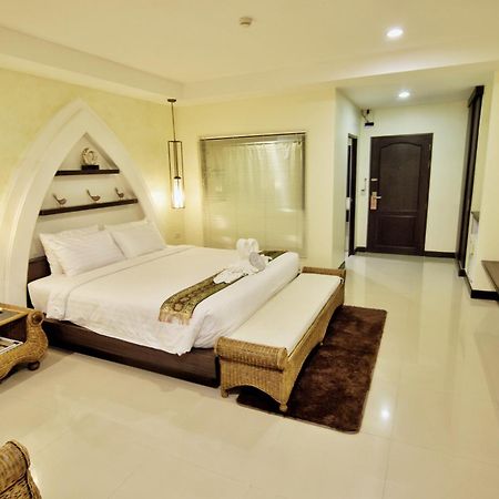 Phanomrungpuri Hotel Buriram Nang Rong Pokoj fotografie