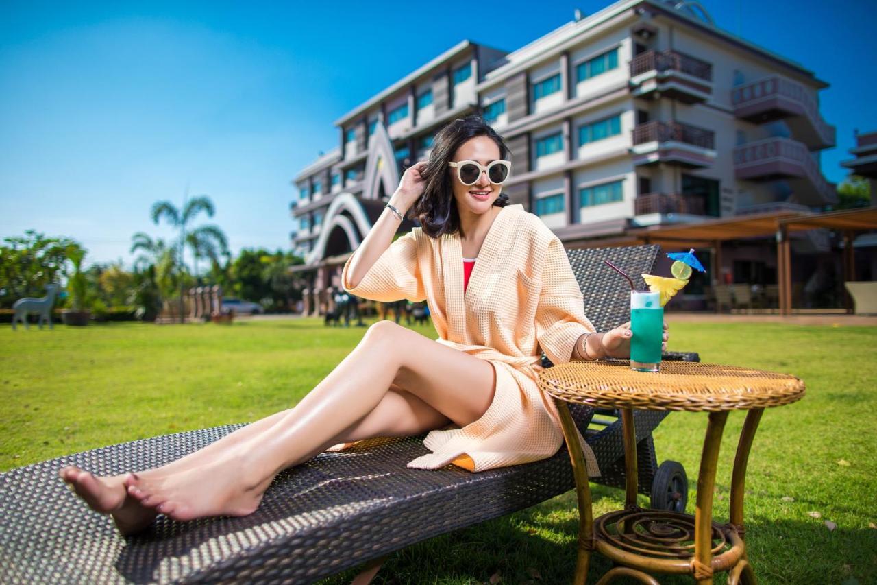 Phanomrungpuri Hotel Buriram Nang Rong Exteriér fotografie